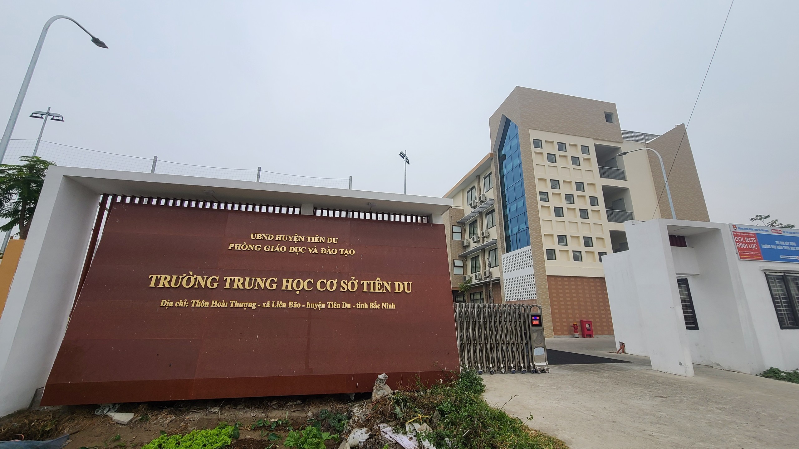 Trường THCS Tiên Du