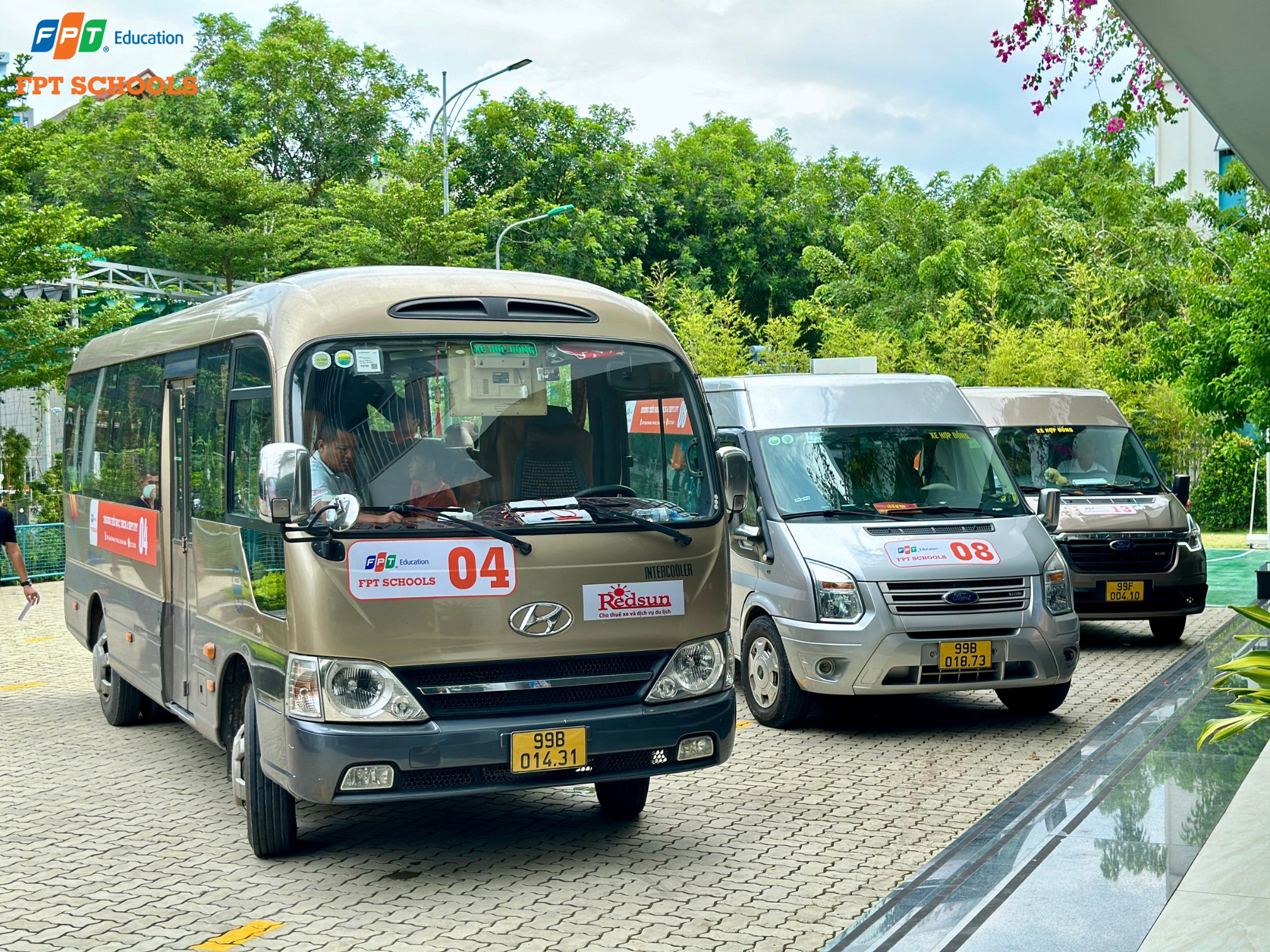 Hệ thống xe tuyến đưa đón
